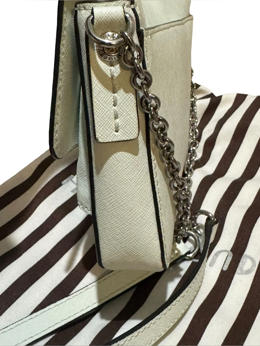 Rare HENRI BENDEL Saffiano Leather Crossbody Wallet on a Chain Mint Green EUC